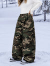 Women's loose-fitting, durable snowboard pants with a versatile urban style
